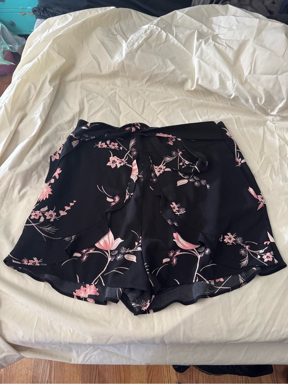 Leith Black Floral Tie-Waist Skort with Pink Bloom